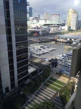 Apartments Melbourne Domain - Docklands - Brisbane 4u 26