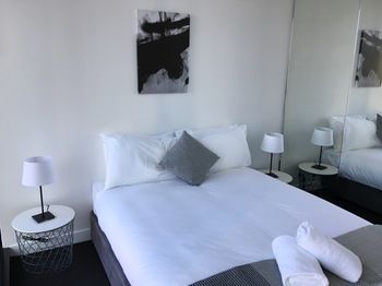 Apartments Melbourne Domain - Docklands - Brisbane 4u 60