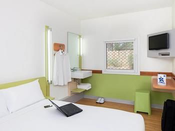 Ibis Budget Fawkner - Tourism Brisbane 24