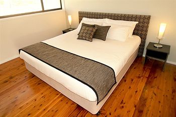 Wine Country Villas - Brisbane Tourism 0