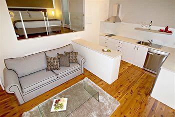 Wine Country Villas - Brisbane Tourism 3