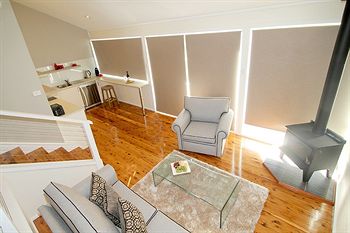 Wine Country Villas - Brisbane Tourism 6