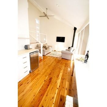 Wine Country Villas - Brisbane Tourism 19