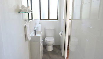 Wine Country Villas - Brisbane Tourism 37