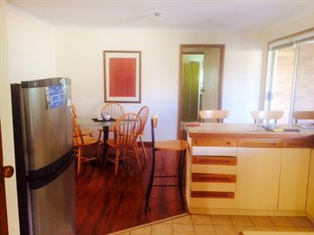 Australian Home Away @ East Doncaster Andersons Creek 1 - Brisbane 4u 9