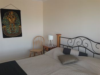 Australian Home Away @ Box Hill 21 - Brisbane 4u 3