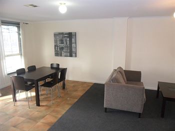 Australian Home Away @ Box Hill 32 - Brisbane 4u 10