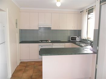 Australian Home Away @ Box Hill 32 - Brisbane 4u 11