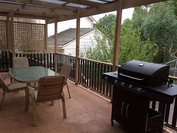 Australian Home Away @ Doncaster Grange Park - Brisbane 4u 1