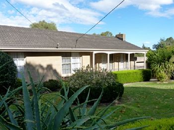 Australian Home Away @ Doncaster Grange Park - Brisbane 4u 8