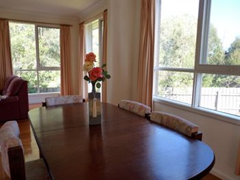 Australian Home Away @ Doncaster Grange Park - Brisbane 4u 10