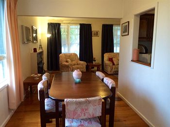Australian Home Away @ Doncaster Grange Park - Brisbane 4u 11