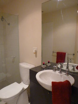 Australian Home Away @ Market Square Melbourne - Brisbane 4u 0