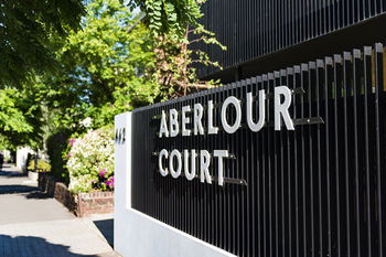Aberlour Court - Brisbane 4u 8