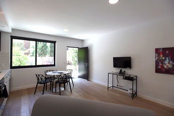 Aberlour Court - Brisbane 4u 30