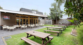 High Flyer Hotel - Brisbane 4u 4