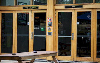 High Flyer Hotel - Brisbane 4u 6