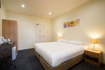 High Flyer Hotel - Brisbane 4u 17