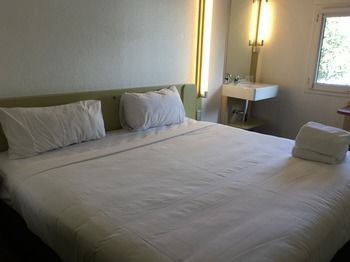 Ibis Budget St Peters - Tourism Brisbane 1