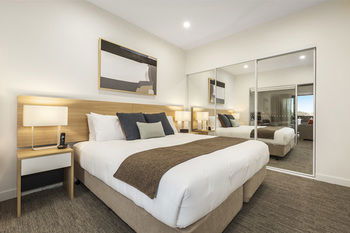 Quest Nowra - Brisbane 4u 6