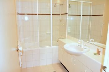 Southbank Apartments - 28 Southgate - Brisbane 4u 2