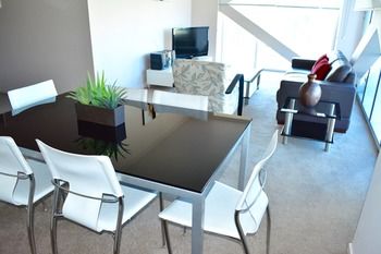 Southbank Apartments - 28 Southgate - Brisbane 4u 4