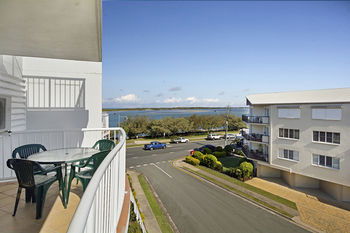 Sandy Shores Luxury Holiday Units - Tourism Brisbane 4