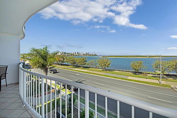 Sandy Shores Luxury Holiday Units - Tourism Brisbane 5