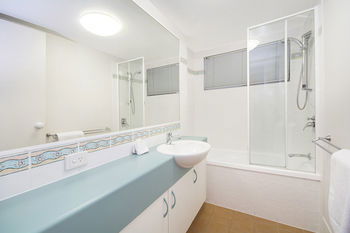 Sandy Shores Luxury Holiday Units - Tourism Brisbane 8