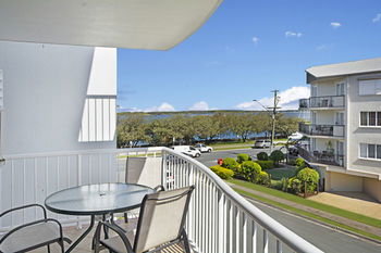 Sandy Shores Luxury Holiday Units - Tourism Brisbane 44