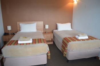 Morpeth Lodge Motel - Tourism Brisbane 14