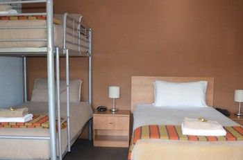 Morpeth Lodge Motel - Tourism Brisbane 15