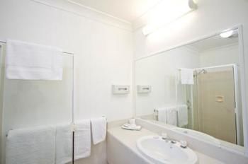 Branxton House Motel, Hunter Valley - Brisbane 4u 3