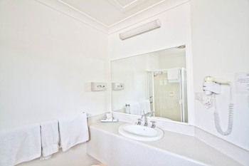 Branxton House Motel, Hunter Valley - Brisbane 4u 7