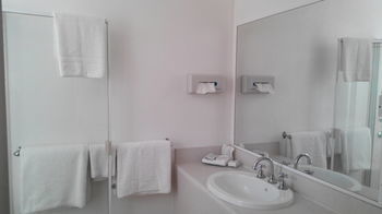 Branxton House Motel, Hunter Valley - Brisbane 4u 10