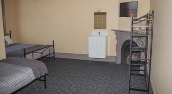 Cessnock Hotel - Brisbane Tourism 5