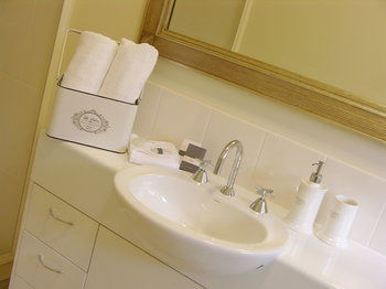 Apple Tree Cottage & Studio - Brisbane 4u 2
