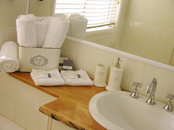 Apple Tree Cottage & Studio - Brisbane 4u 3
