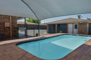 Cadman Motor Inn & Apartments - Brisbane Tourism 23