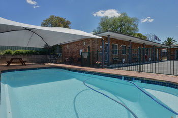 Cadman Motor Inn & Apartments - Brisbane Tourism 28