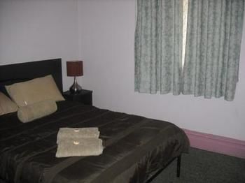 Station Hotel Motel Kurri Kurri - Brisbane 4u 1
