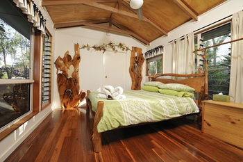 Uluramaya Retreat Cabins - Brisbane Tourism 12