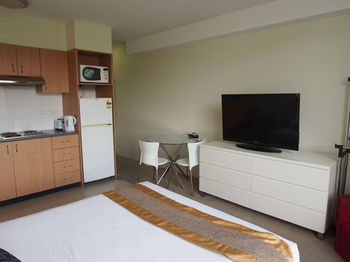 Atelier Serviced Apartments - Brisbane 4u 6