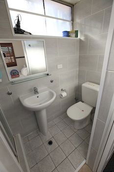 Across Country Motel And Serviced Apartments - Brisbane 4u 3