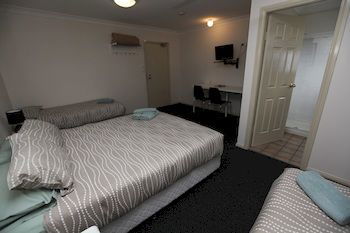 Across Country Motel And Serviced Apartments - Brisbane 4u 4