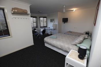 Across Country Motel And Serviced Apartments - Brisbane 4u 9