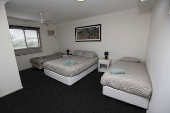 Across Country Motel And Serviced Apartments - Brisbane 4u 11