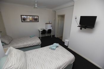 Across Country Motel And Serviced Apartments - Brisbane 4u 16