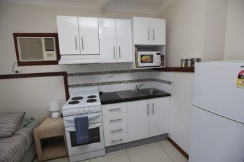 Across Country Motel And Serviced Apartments - Brisbane 4u 25