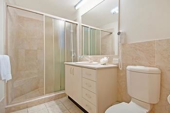 Windward Passage Holiday Apartments - Tourism Brisbane 8